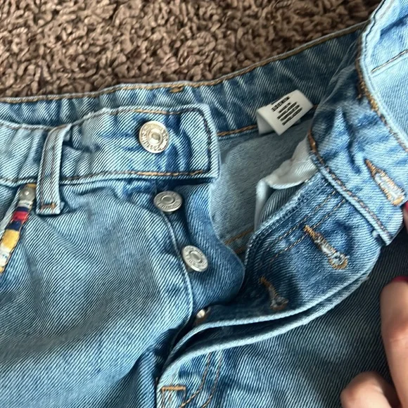 western shorts with color pocket stitching - Picture 2 of 3